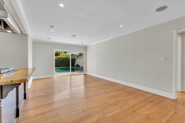 Family Room - 4710 Cartwright Ave