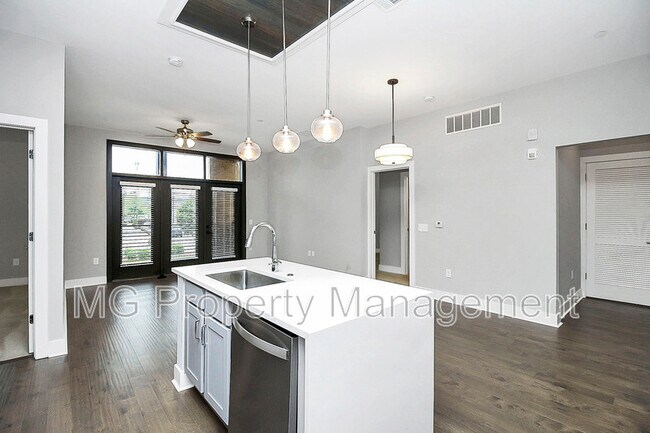 Building Photo - 2401 Euclid Ave