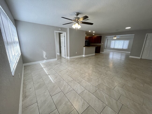 Building Photo - 4 bedroom 2 bathroom pool home for rent