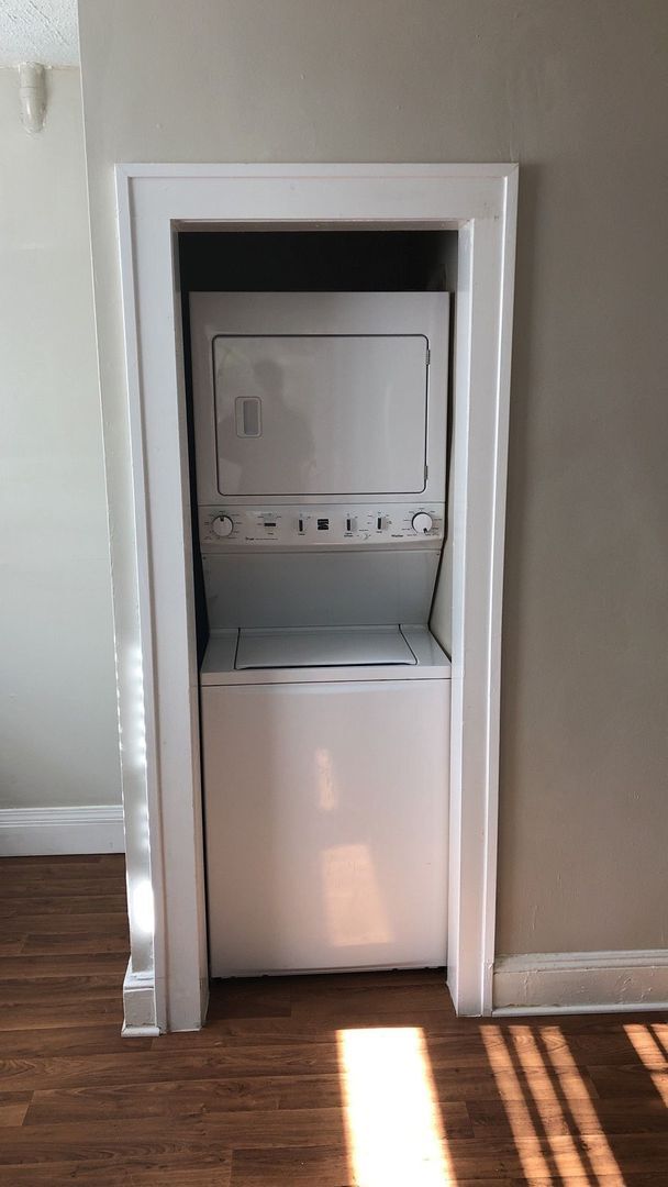 Building Photo - Move In Special -2 Bedroom 1.5 bathroom-Wesley Heights