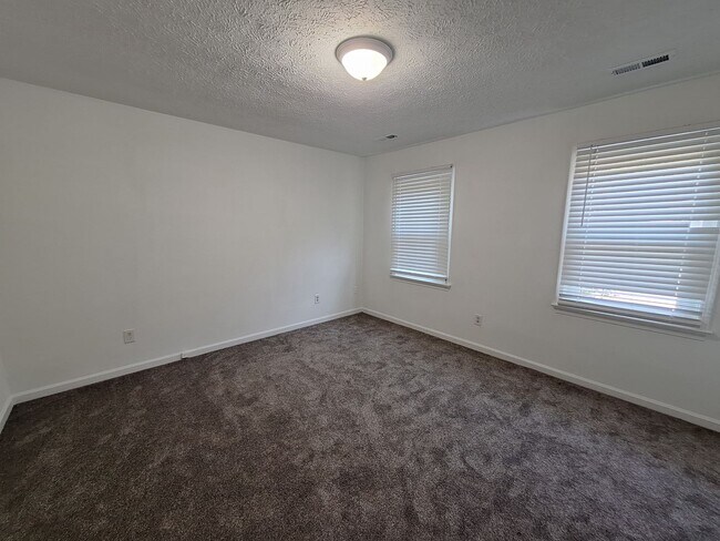 Building Photo - 212 Earle Ct