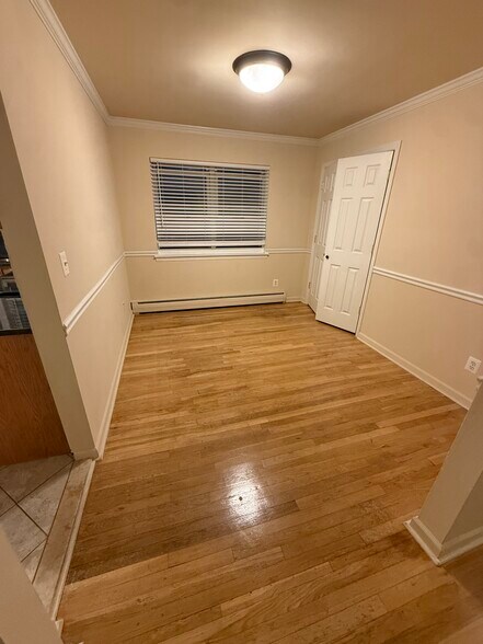 Building Photo - 68 W End Ave