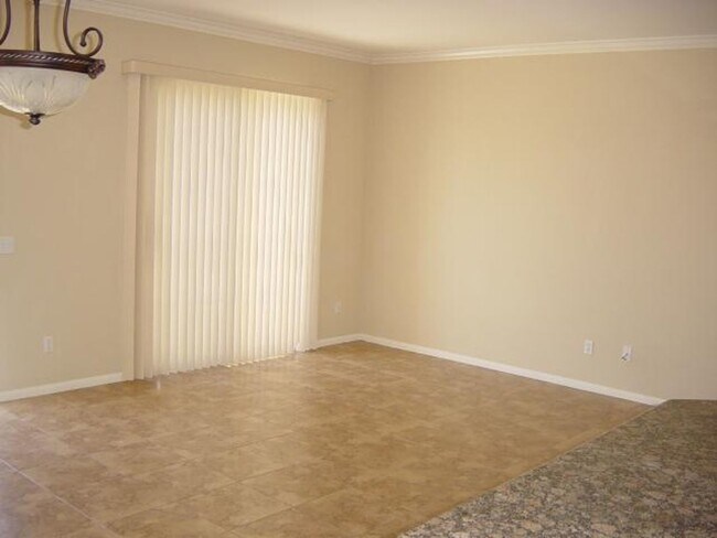 Building Photo - Jeffries Ranch Townhome