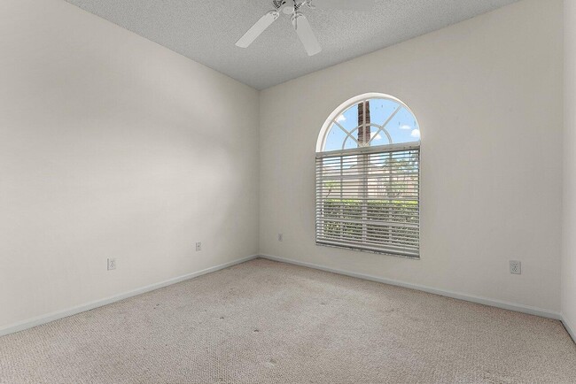 Building Photo - 7728 Edinburough Ln
