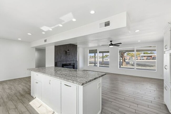 Building Photo - Spacious 3-Bed, 2-Bath East Tucson Home with Large Yard & Open Layout