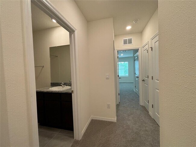 Building Photo - 11147 Crescent Deer Dr