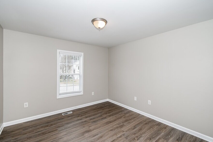 Building Photo - 6401 Harvester Cir