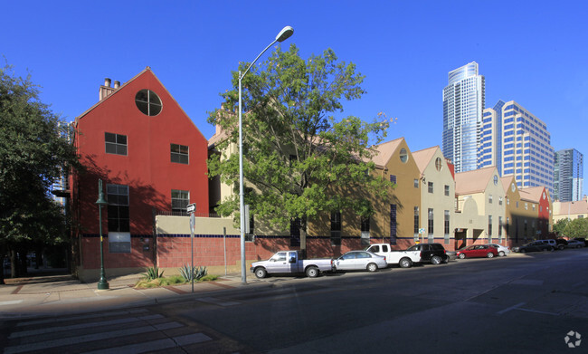 Building Photo - Railyard