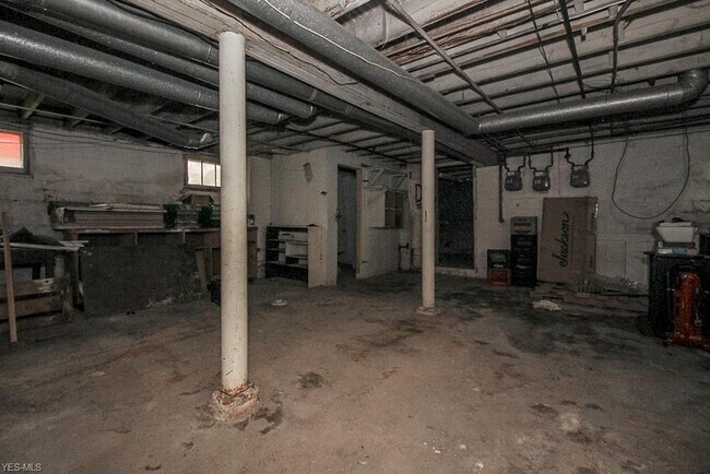 Building Photo - 3274 W 130th St