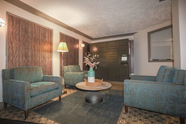 Building Photo - 5417 S Harper Ave