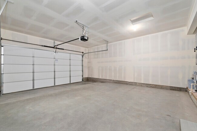 Building Photo - 11016 W Portola St
