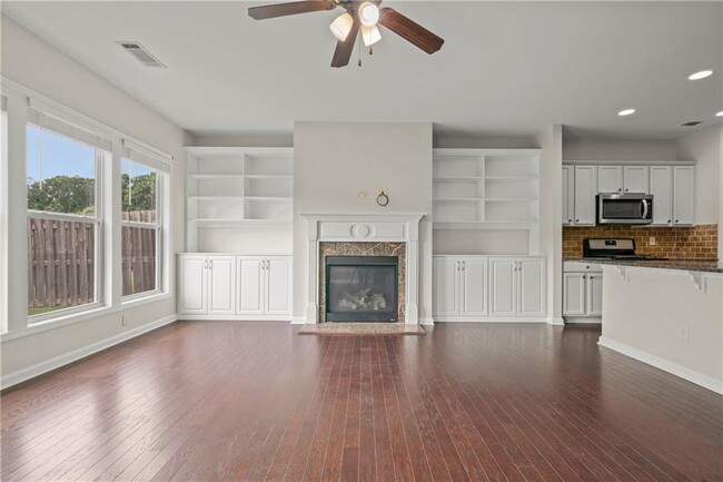 Building Photo - 4940 Breezewood Cir