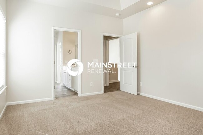 Building Photo - 4 Bedroom Pet-Friendly Home in WINSTON SAL...