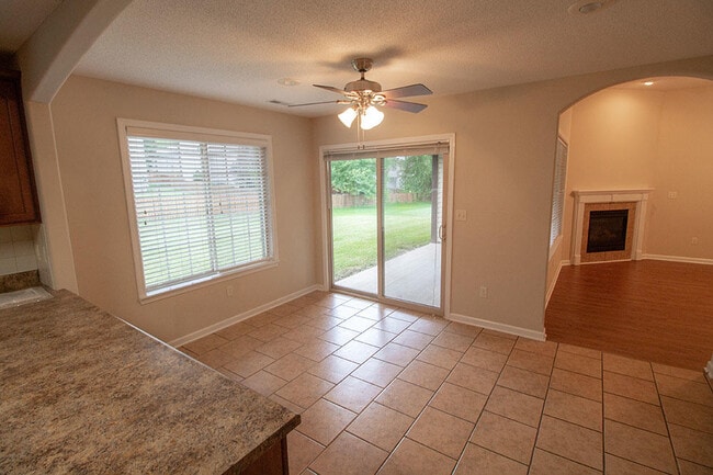 Building Photo - 7002 Madison Creek Dr