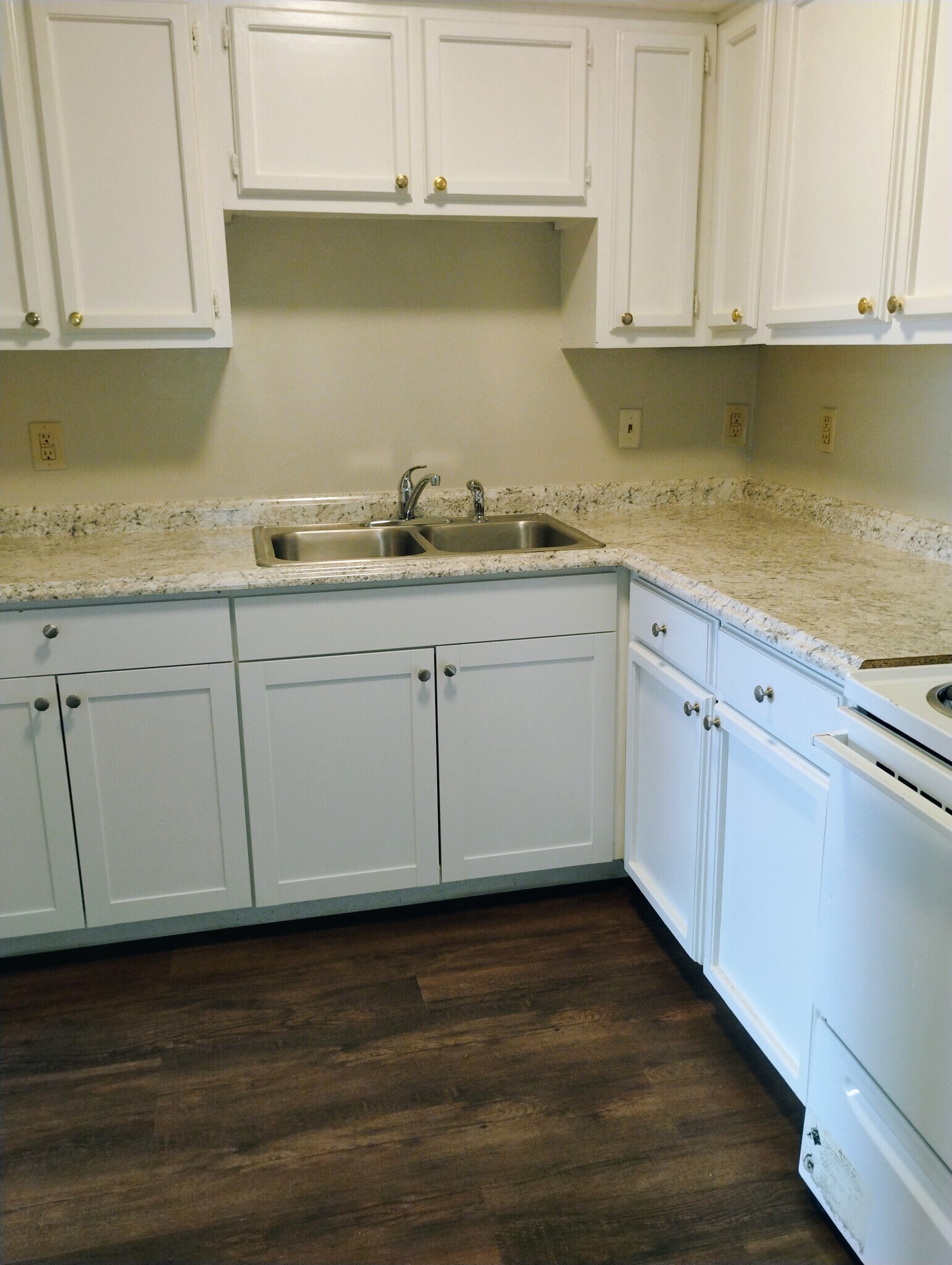 Building Photo - 1754 Cedar Lake Dr