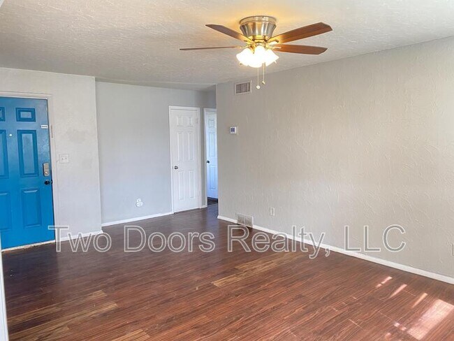 Building Photo - 4800 Lisa Ln