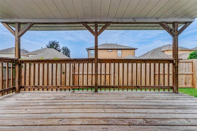 Building Photo - 18455 Sunrise Pines Dr