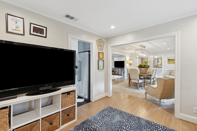 Building Photo - 6158 Burgoyne Rd