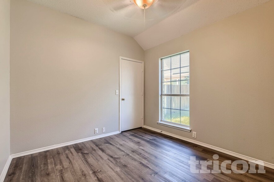 Building Photo - 4429 Spanish Oak Cir