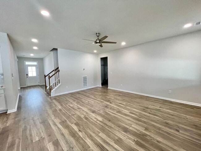 Building Photo - 120 Alta Crst Ln