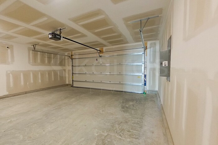 Building Photo - 117 Overstreet Way