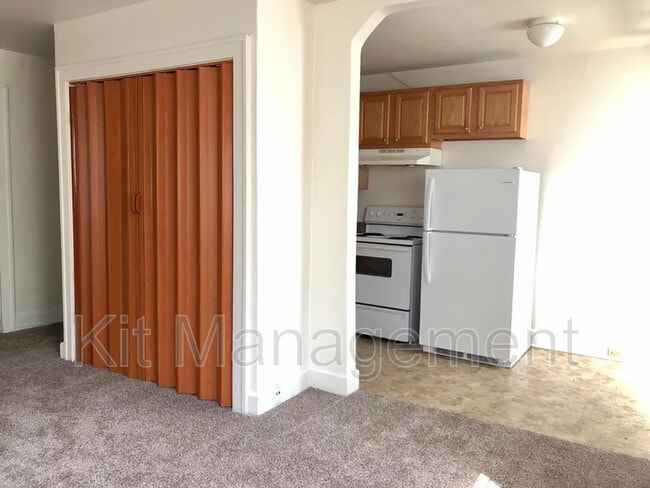 Building Photo - 700 Spencer St