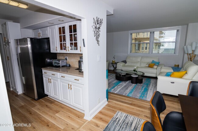 Building Photo - 675 Ocean Ave N