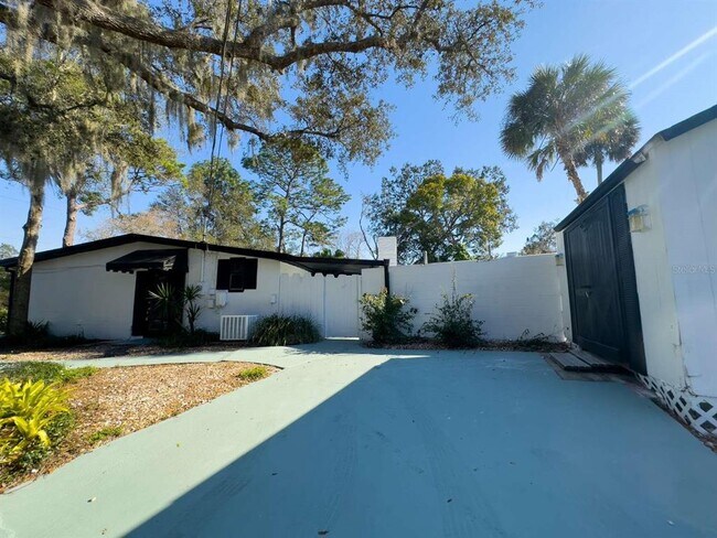 Primary Photo - 12116 N 52nd St