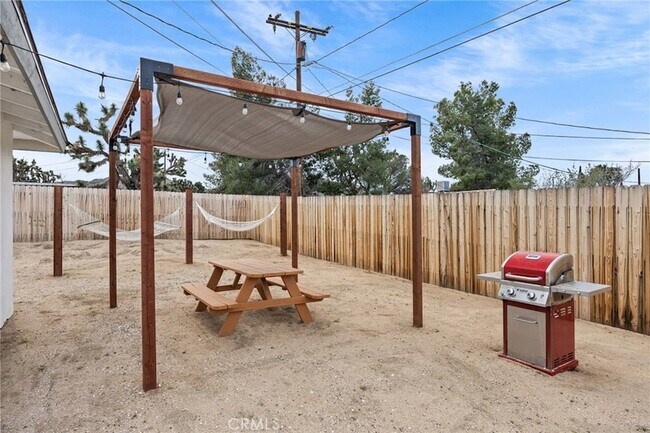 Building Photo - 55585 Onaga Trail