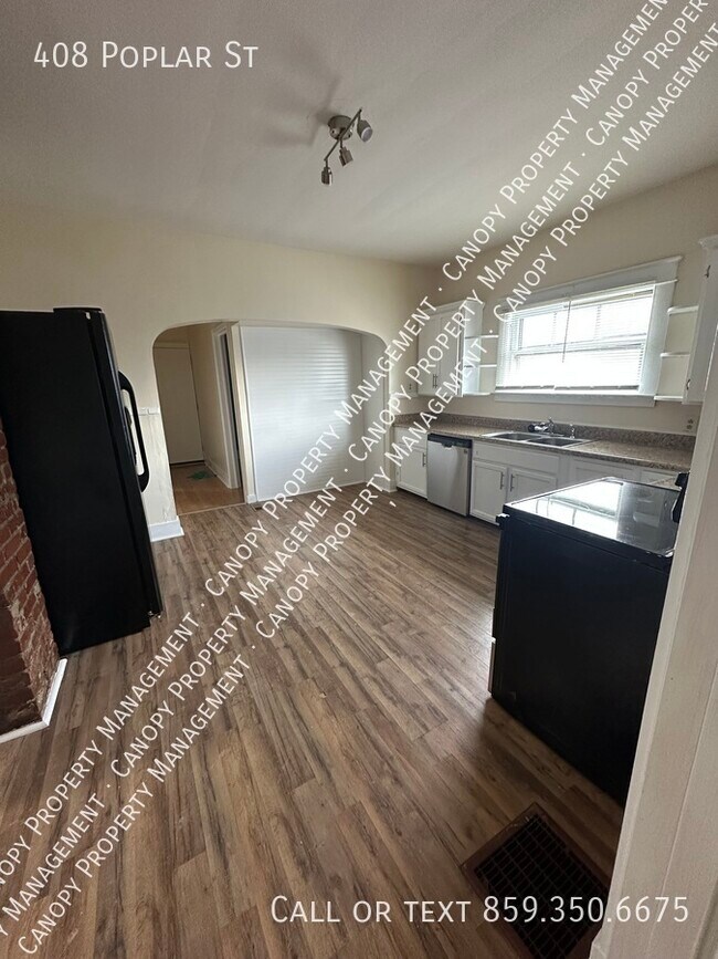 Building Photo - 408 Poplar St
