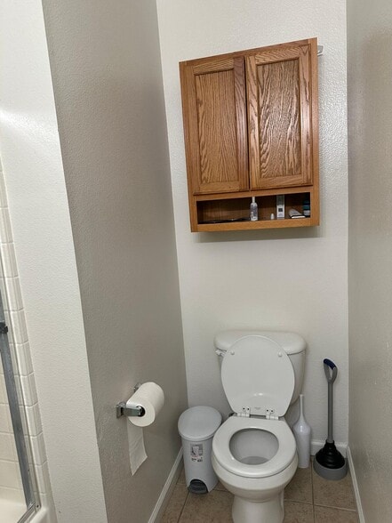 Building Photo - 3008 S Sallee Ct