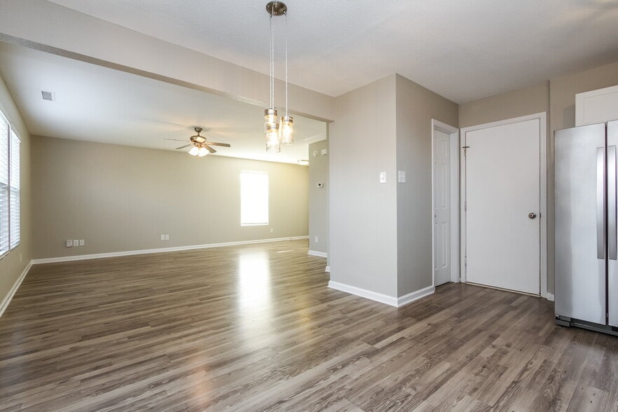 Building Photo - 1410 Dowell St