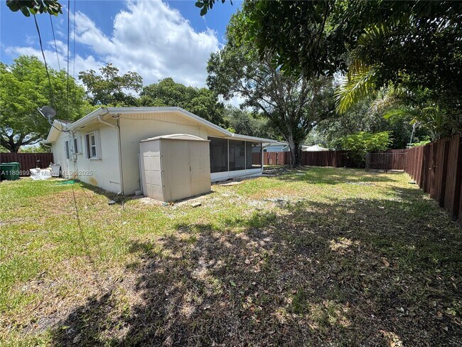 Building Photo - 5122 SW 92nd Terrace