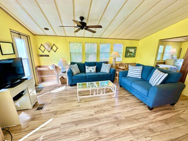 Building Photo - 1026 Nettles Blvd