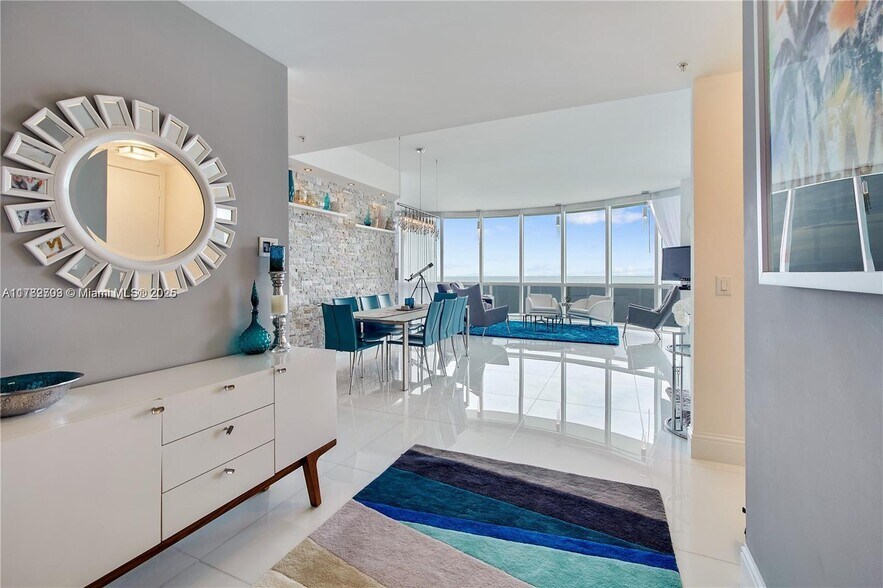 Primary Photo - 18101 Collins Ave