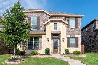 Building Photo - 2837 Franklin Dr
