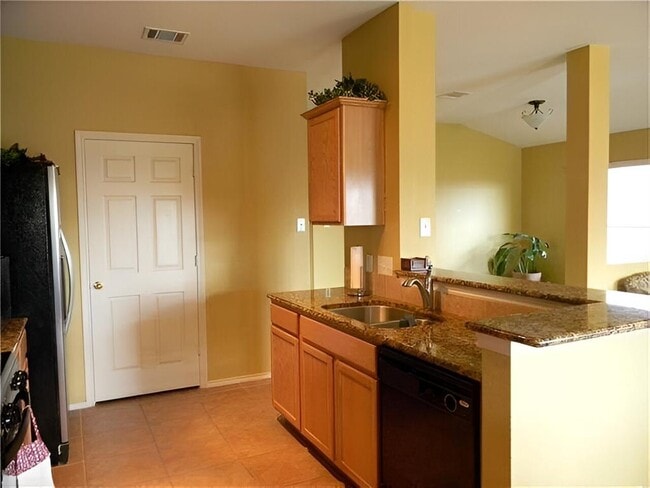 Building Photo - 1104 Remington Dr