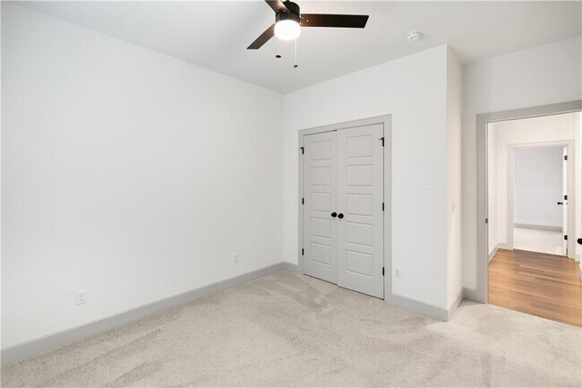 Building Photo - 1001 Laux Ln
