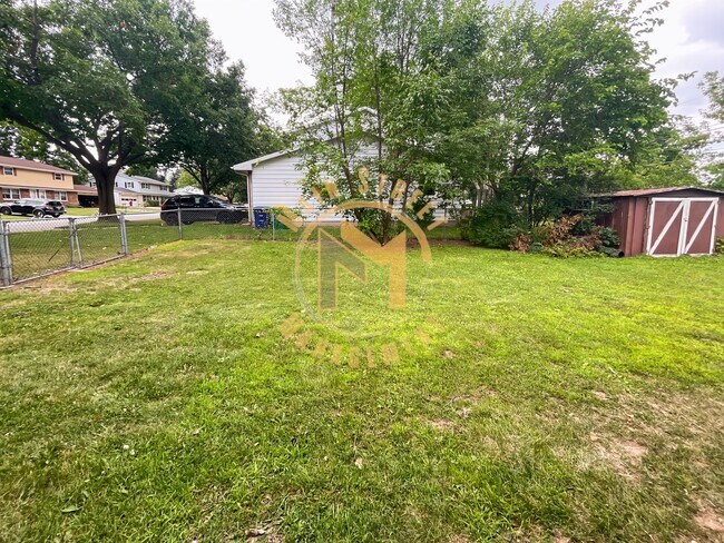 Building Photo - CENTRAL AIR! 2 Bed 1 Bath Ranch Duplex
