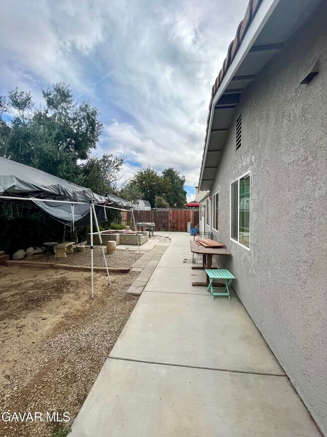 Building Photo - 43770 Santa Rosa Cir