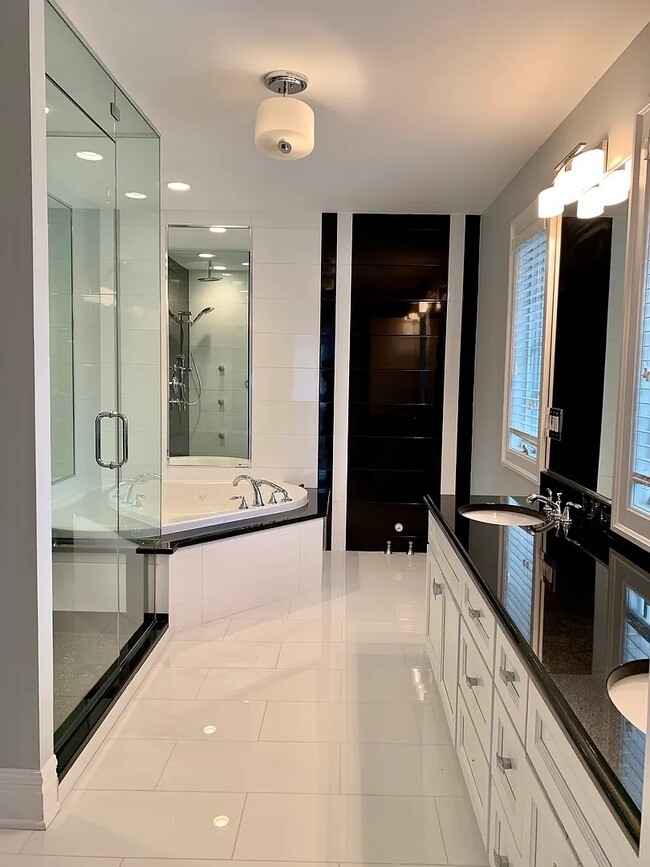 Building Photo - 131 Montgomery Ln