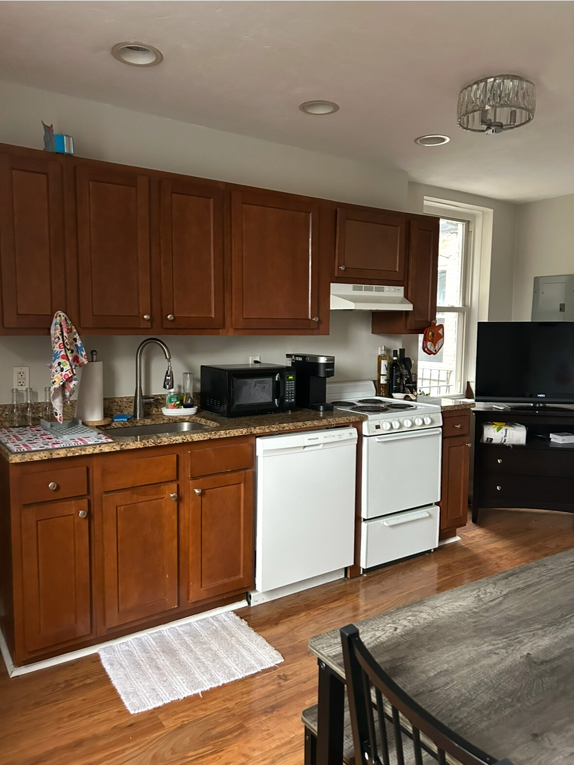 Apt 15 - 222 Hanover St