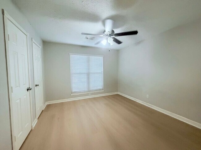 Building Photo - 7110 Yardley Dr