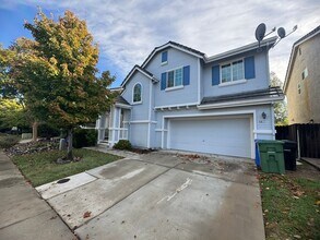 Building Photo - Spacious 2 Story Near Trails & Rose Park