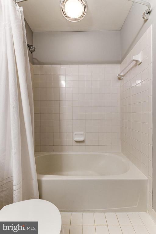 Building Photo - 953 Harrison Cir