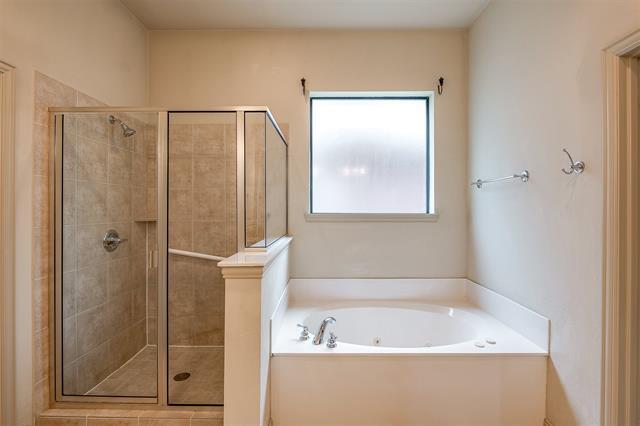 Building Photo - 1505 E Branch Hollow Dr