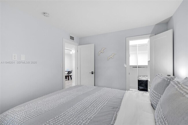 Building Photo - 4502 N Federal Hwy