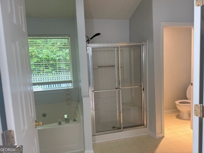 Building Photo - 2361 Cove Lake Way