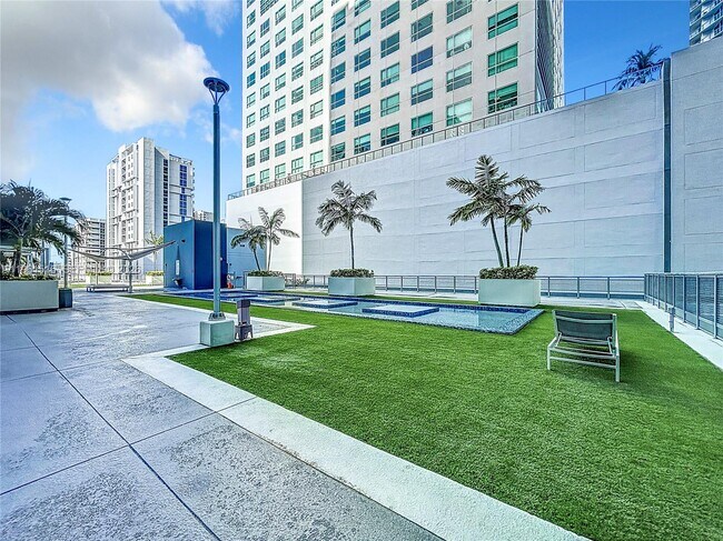 Building Photo - 690 SW 1st Ct