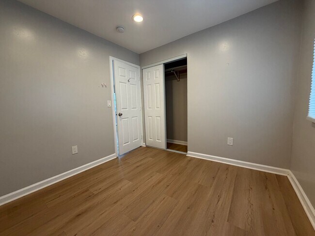 Building Photo - 26th Street